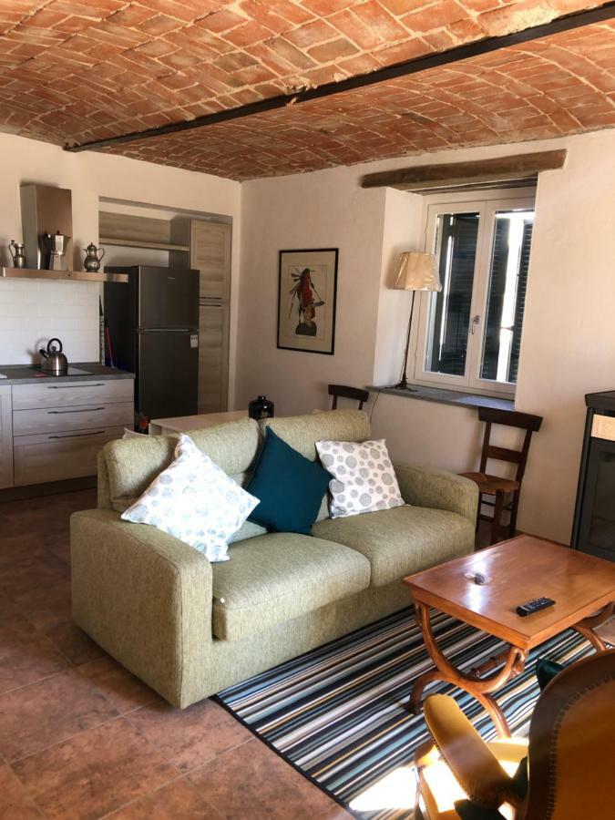 Modern Farmhouse Apartment Montabone Luaran gambar